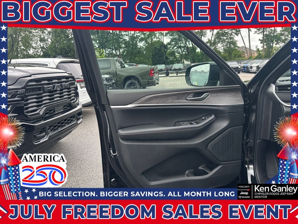 2026 Jeep Grand Cherokee GRAND CHEROKEE L LAREDO ALTITUDE 4X4
