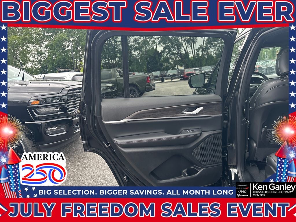2026 Jeep Grand Cherokee GRAND CHEROKEE L LAREDO ALTITUDE 4X4