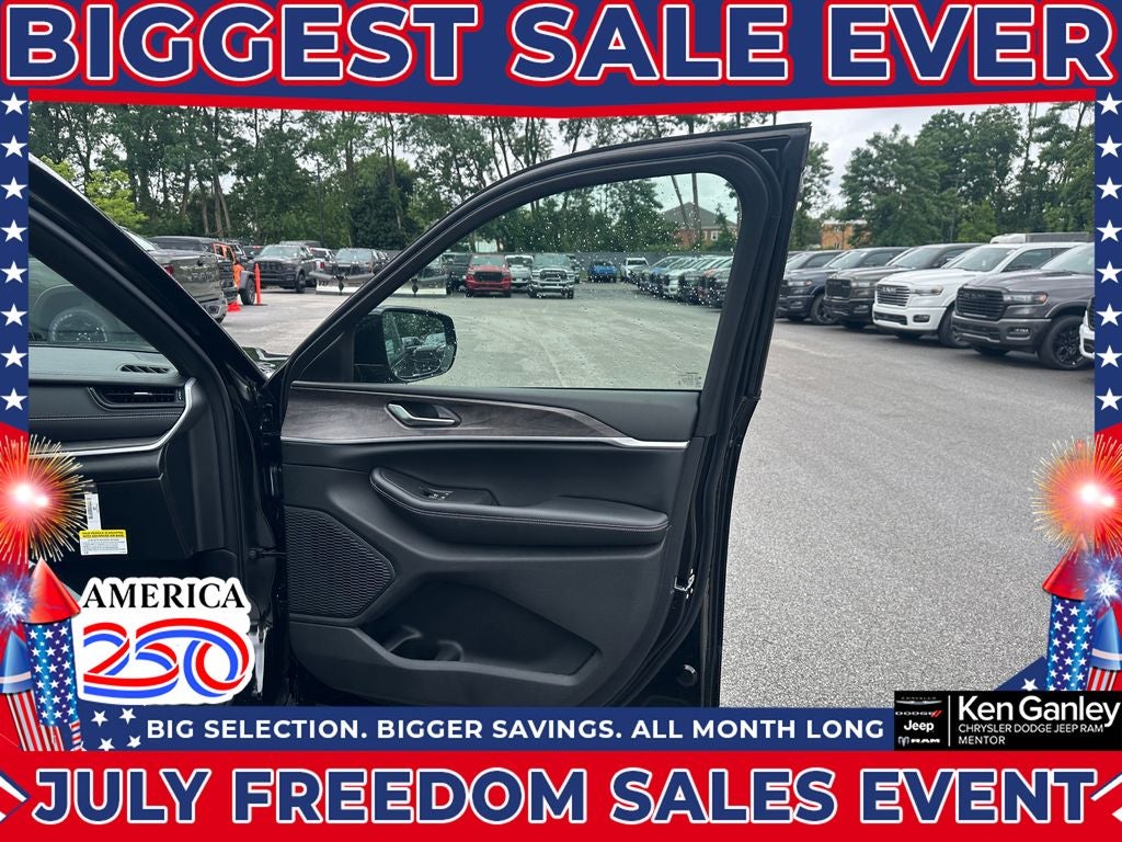 2026 Jeep Grand Cherokee GRAND CHEROKEE L LAREDO ALTITUDE 4X4