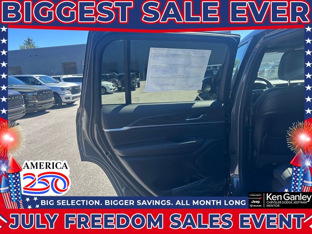 2026 Jeep Grand Cherokee GRAND CHEROKEE L LAREDO ALTITUDE 4X4