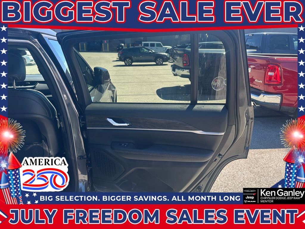 2026 Jeep Grand Cherokee GRAND CHEROKEE L LAREDO ALTITUDE 4X4