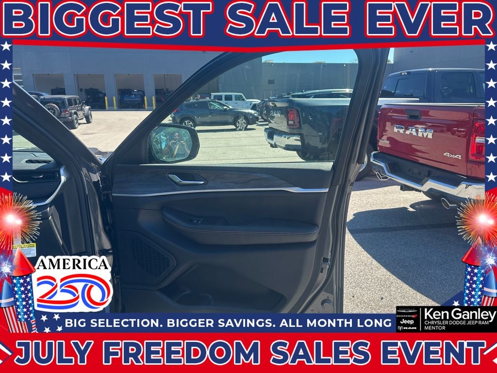2026 Jeep Grand Cherokee GRAND CHEROKEE L LAREDO ALTITUDE 4X4