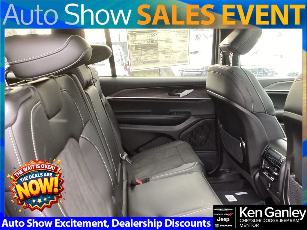 2026 Jeep Grand Cherokee GRAND CHEROKEE L LAREDO ALTITUDE 4X4