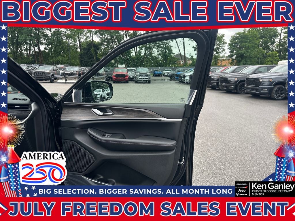 2026 Jeep Grand Cherokee GRAND CHEROKEE L LAREDO ALTITUDE 4X4