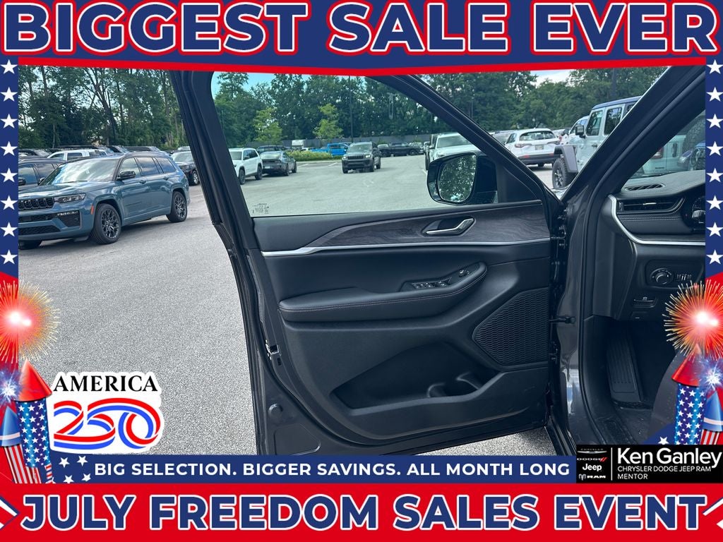 2026 Jeep Grand Cherokee GRAND CHEROKEE L LAREDO ALTITUDE 4X4