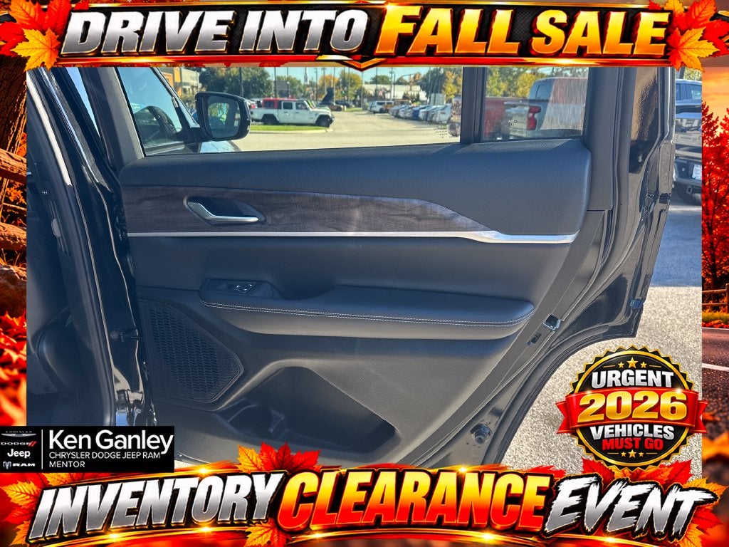 2027 Jeep Grand Cherokee GRAND CHEROKEE L LAREDO ALTITUDE 4X4
