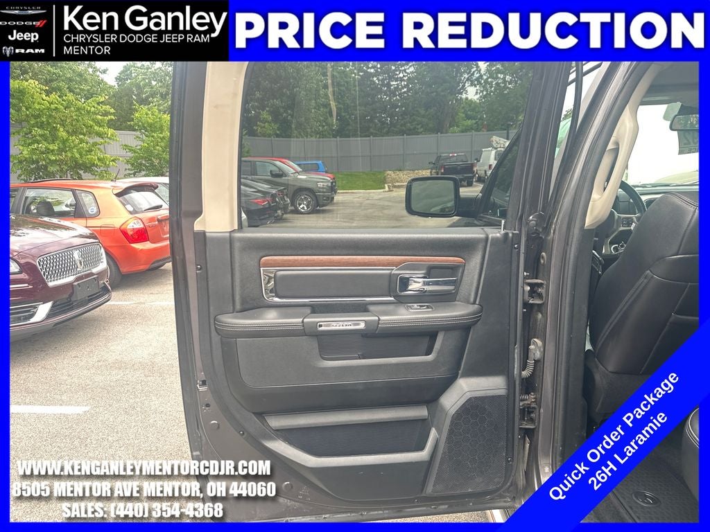 2017 RAM 1500 Laramie Crew Cab 4x4 5'7' Box