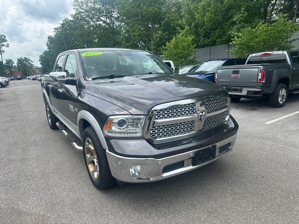 2017 RAM 1500 Laramie Crew Cab 4x4 5'7' Box