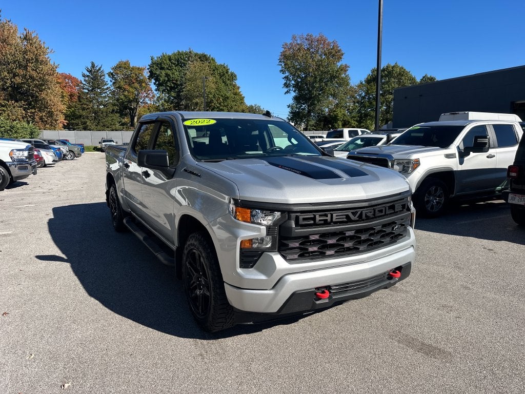 2022 Chevrolet Silverado 1500 4WD Crew Cab Short Bed Custom
