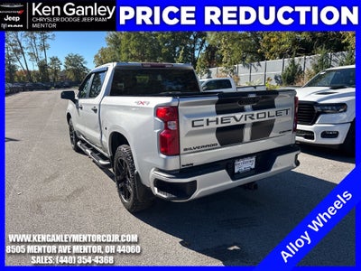 2022 Chevrolet Silverado 1500 4WD Crew Cab Short Bed Custom