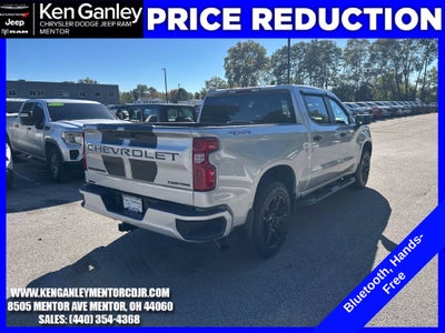 2022 Chevrolet Silverado 1500 4WD Crew Cab Short Bed Custom