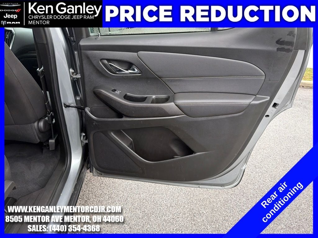 2023 Chevrolet Traverse AWD LT Cloth