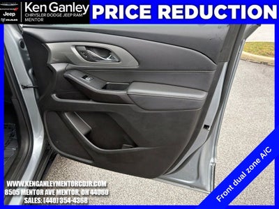 2023 Chevrolet Traverse AWD LT Cloth