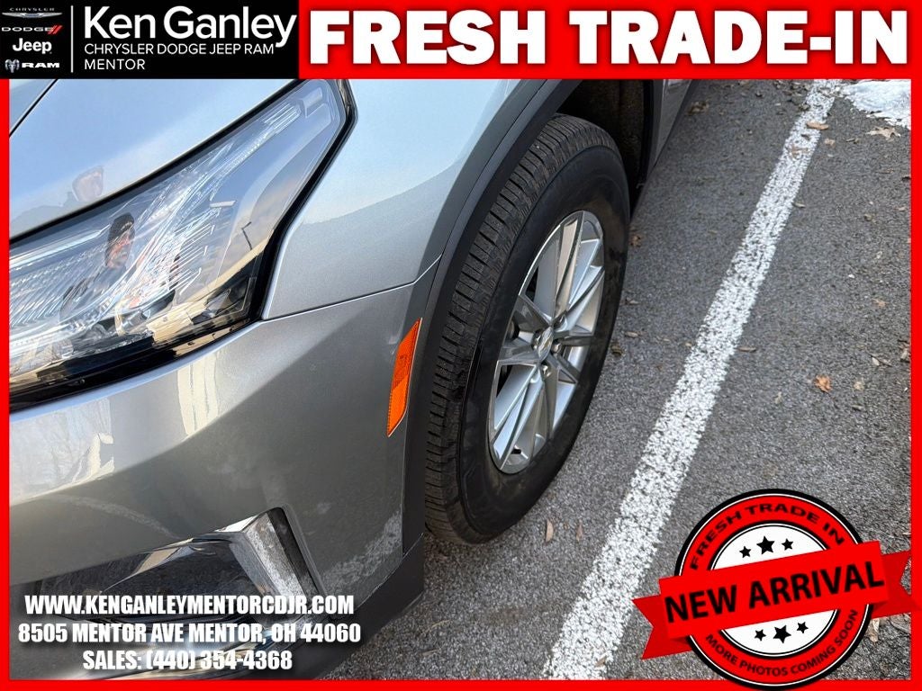 2023 Chevrolet Traverse AWD LT Cloth