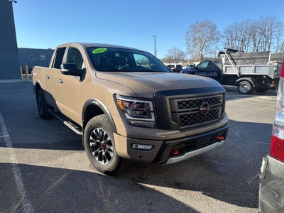 2023 Nissan TITAN Crew Cab PRO-4X 4x4