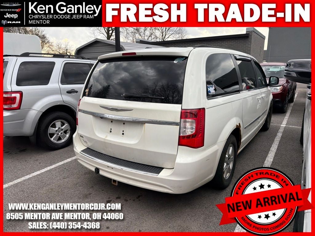 2011 Chrysler Town & Country Touring