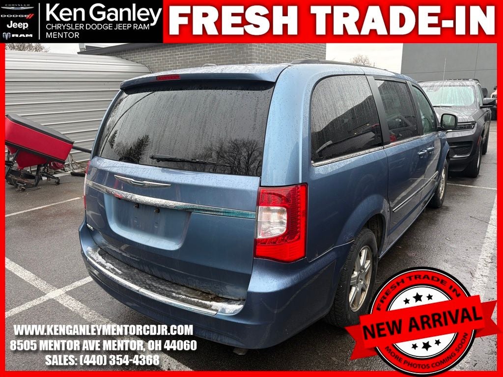2012 Chrysler Town & Country Touring