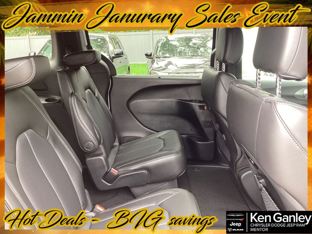 2026 Chrysler Pacifica PACIFICA SELECT AWD