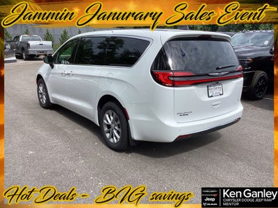 2026 Chrysler Pacifica PACIFICA SELECT AWD