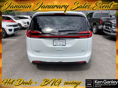 2026 Chrysler Pacifica PACIFICA SELECT AWD