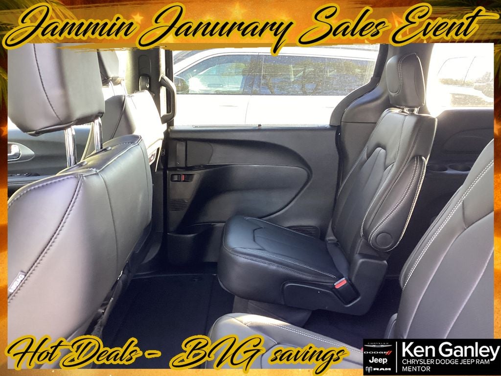 2026 Chrysler Pacifica PACIFICA SELECT AWD