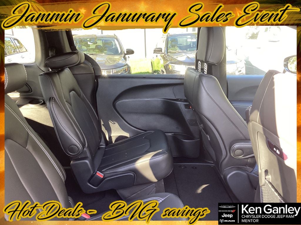 2026 Chrysler Pacifica PACIFICA SELECT AWD