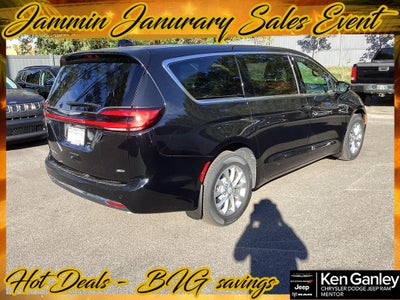 2026 Chrysler Pacifica PACIFICA SELECT AWD