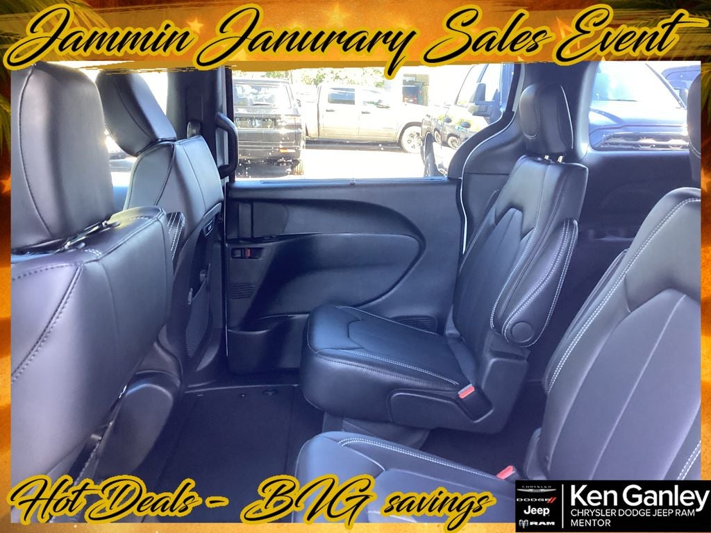 2026 Chrysler Pacifica PACIFICA SELECT AWD