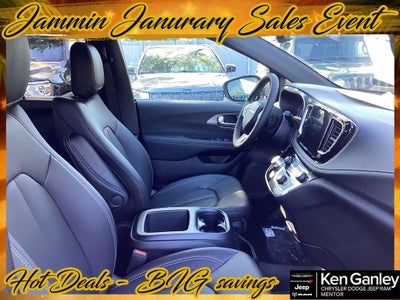 2026 Chrysler Pacifica PACIFICA SELECT AWD