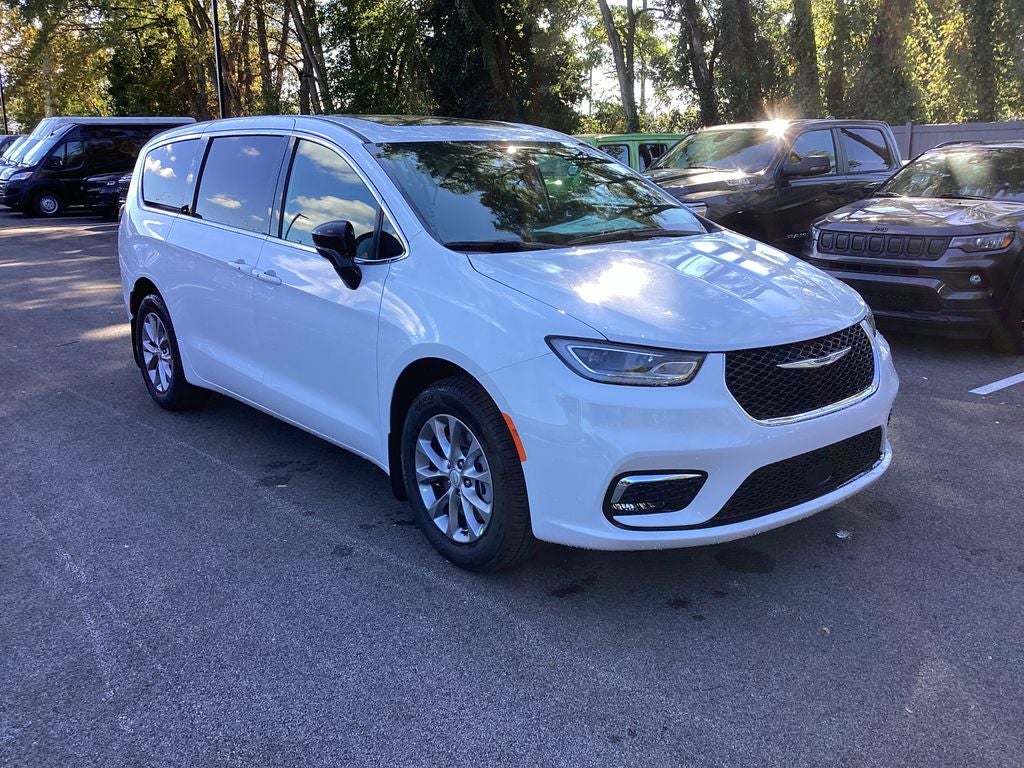 2026 Chrysler Pacifica PACIFICA SELECT AWD