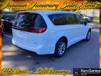 2026 Chrysler Pacifica PACIFICA SELECT AWD