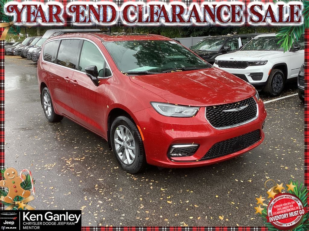 2026 Chrysler Pacifica Select's photo