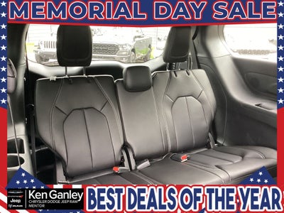 2027 Chrysler Pacifica PACIFICA SELECT AWD