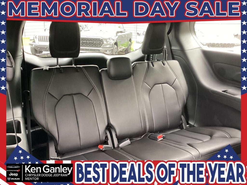 2027 Chrysler Pacifica PACIFICA SELECT AWD