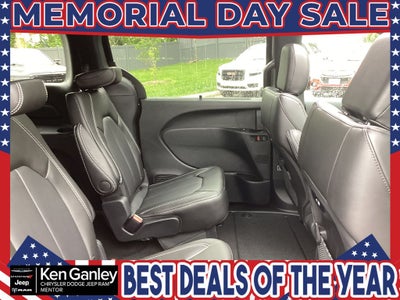 2027 Chrysler Pacifica PACIFICA SELECT AWD