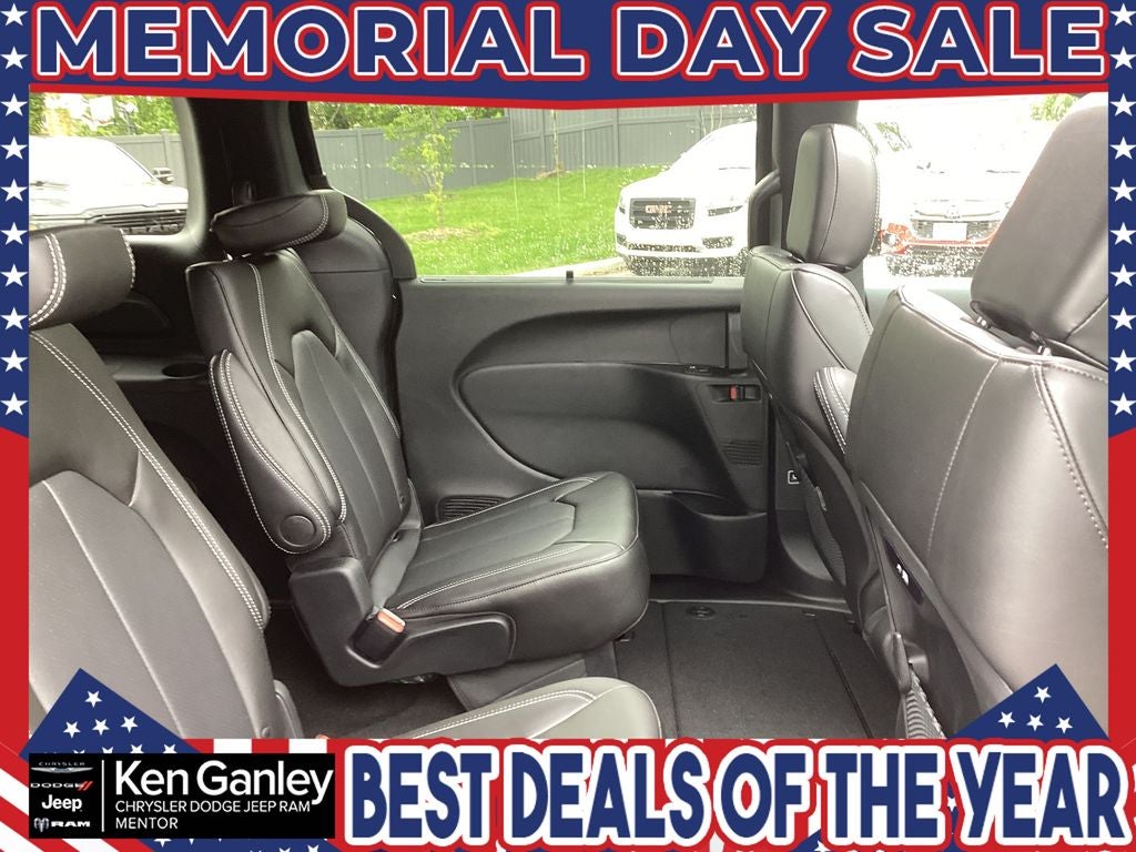 2027 Chrysler Pacifica PACIFICA SELECT AWD