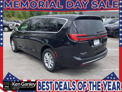 2027 Chrysler Pacifica PACIFICA SELECT AWD