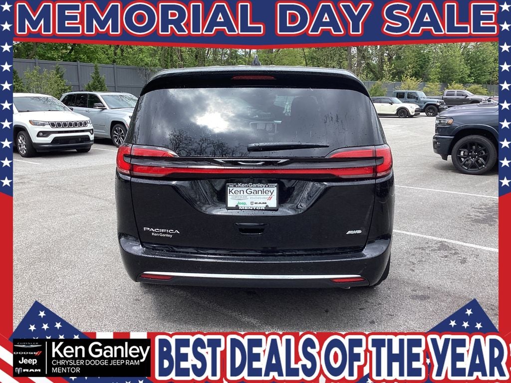 2027 Chrysler Pacifica PACIFICA SELECT AWD