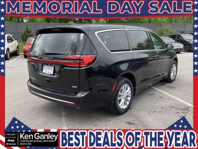 2027 Chrysler Pacifica PACIFICA SELECT AWD