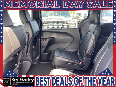 2026 Chrysler Pacifica PACIFICA SELECT AWD