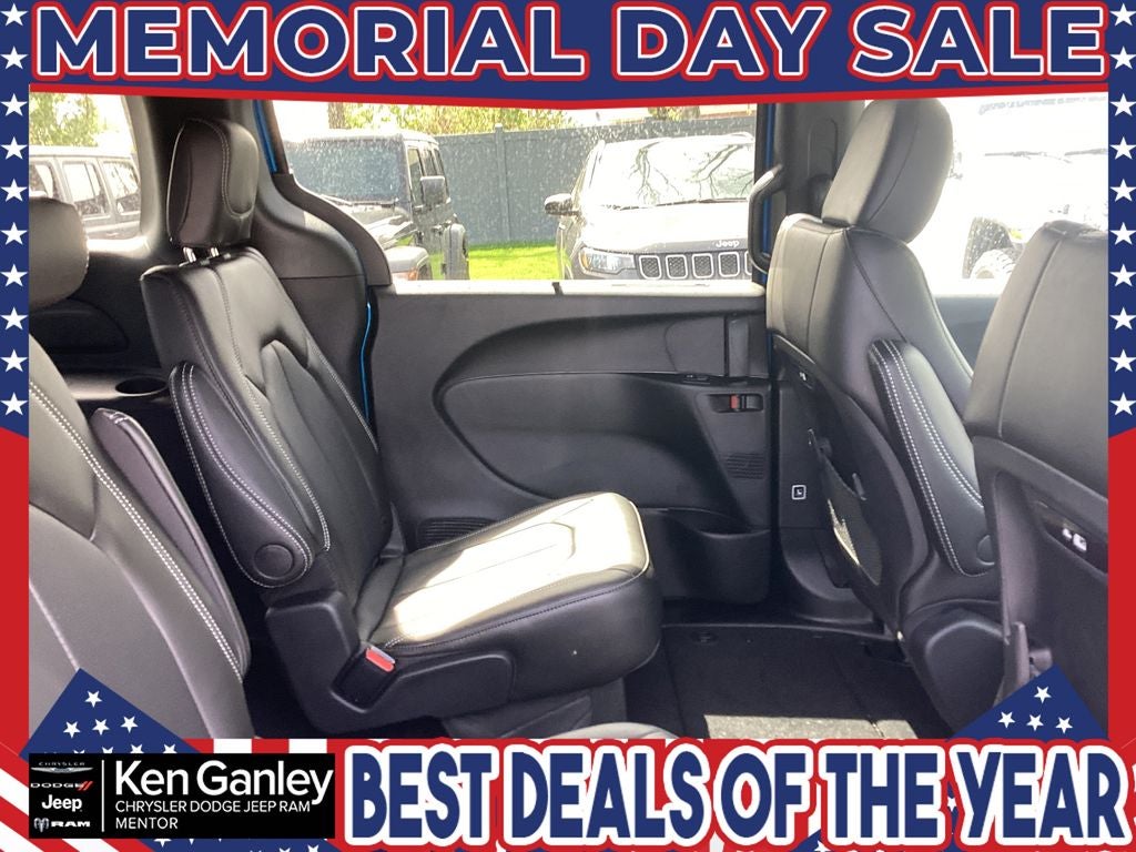 2026 Chrysler Pacifica PACIFICA SELECT AWD
