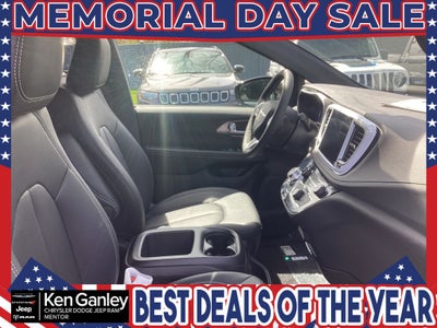 2026 Chrysler Pacifica PACIFICA SELECT AWD