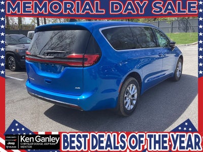2026 Chrysler Pacifica PACIFICA SELECT AWD