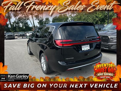 2027 Chrysler Pacifica PACIFICA SELECT AWD