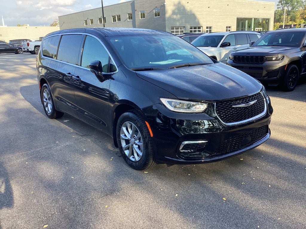 2026 Chrysler Pacifica PACIFICA SELECT AWD