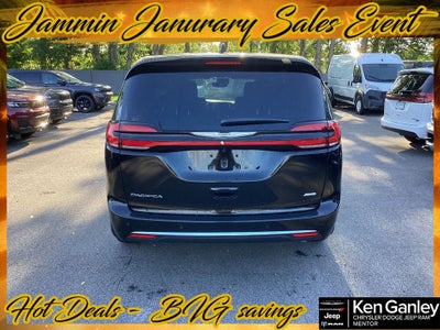 2026 Chrysler Pacifica PACIFICA SELECT AWD