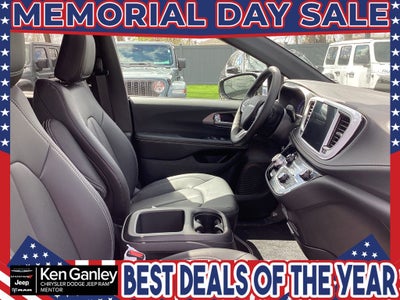 2026 Chrysler Pacifica PACIFICA SELECT AWD