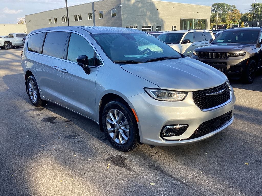 2026 Chrysler Pacifica PACIFICA SELECT AWD