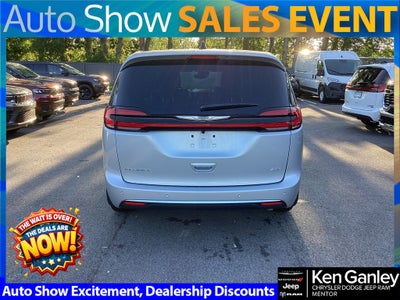 2026 Chrysler Pacifica PACIFICA SELECT AWD