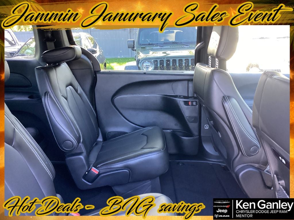 2026 Chrysler Pacifica PACIFICA SELECT AWD